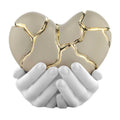 Bongelli preziosi piccola Scultura in marmorino collezione Mani Cuore 11x10